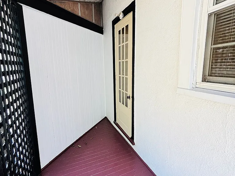551 Park Pl — Photo 23