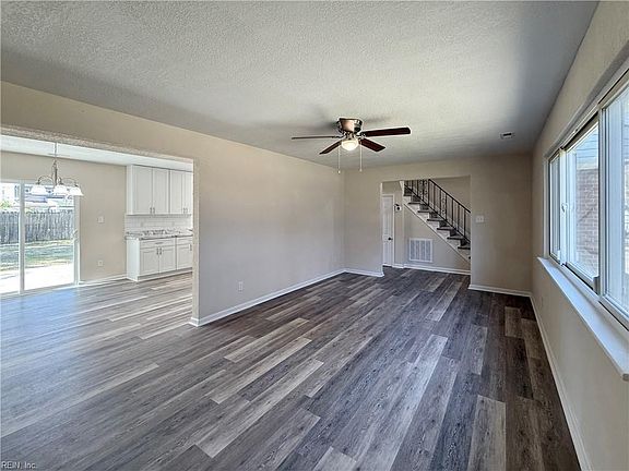 2nd image of 549 Holbrook Rd