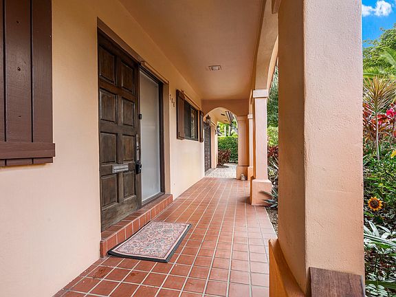 4th image of 708 NW 6th Dr