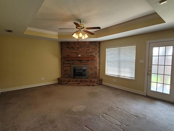 5th image of 225 Woodcreek Dr