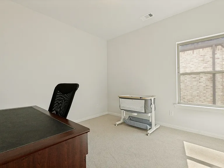4241 Mill Pond Dr — Photo 17