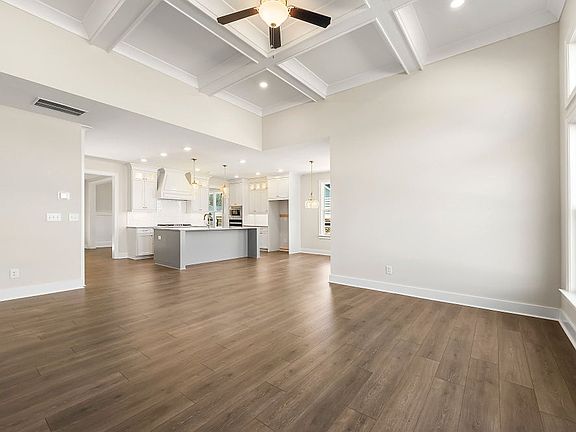 4th image of 2650 Joseph Dr