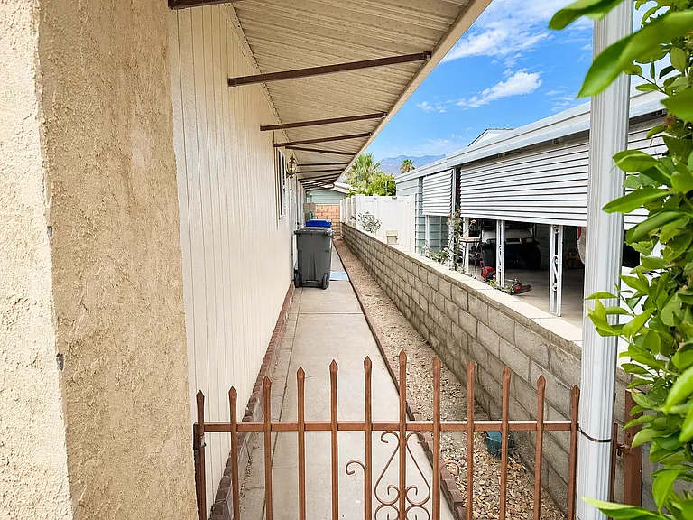 73297 Highland Springs Dr — Photo 23