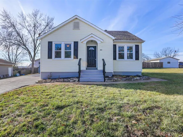 425 Berkel St, Saint Clair, MO 63077