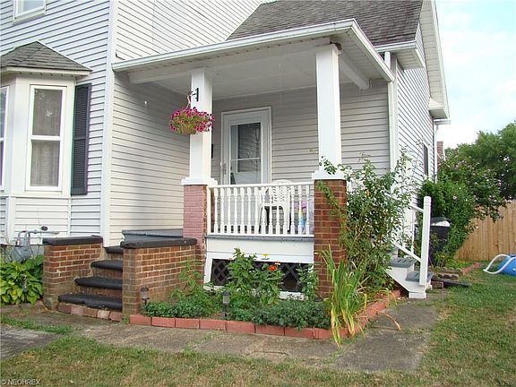 4th image of 2704 Reid Ave