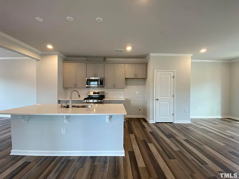 746 Gimari Dr — Photo 11
