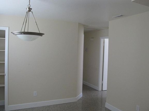 5th image of 620 Northwood Cir