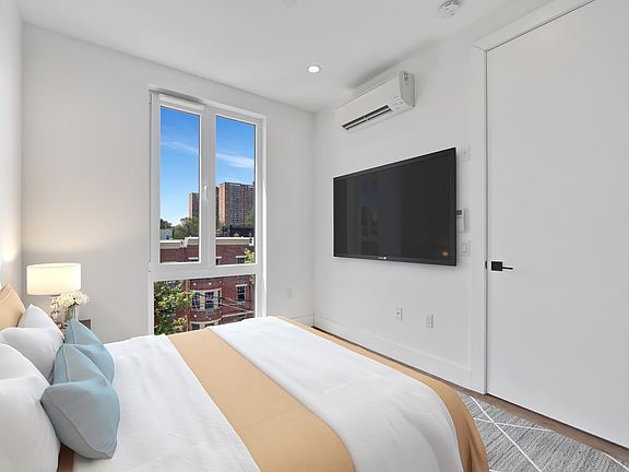 4th image of 2175 Bergen St #3B