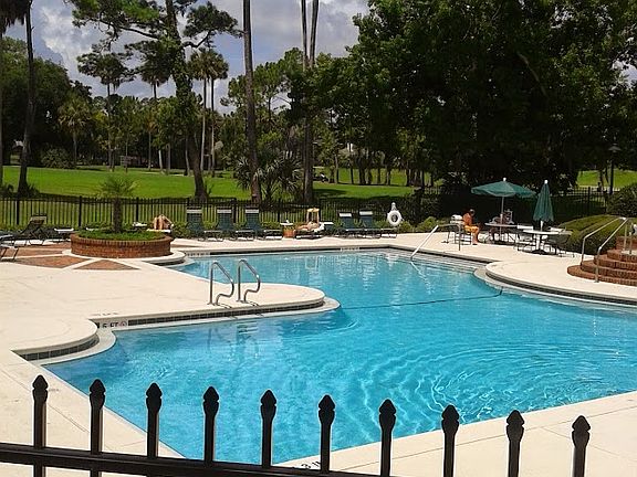 Ocean Links Pool
