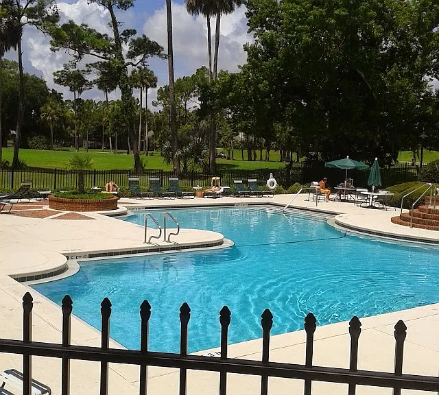 Ocean Links Pool