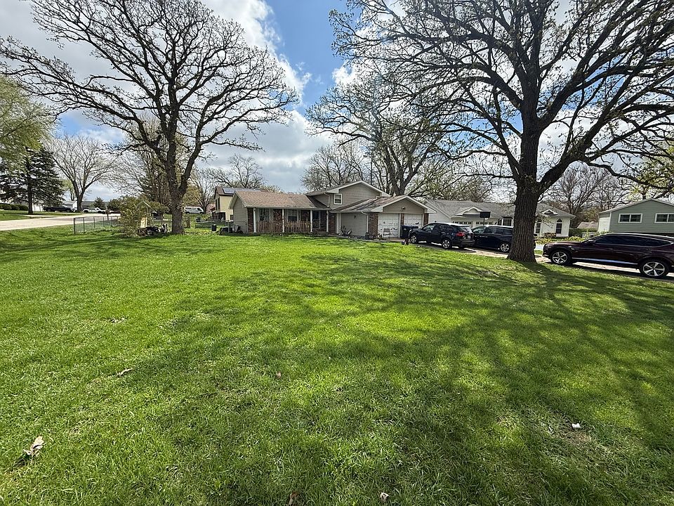 1st image of 2311 Oakwood Ct