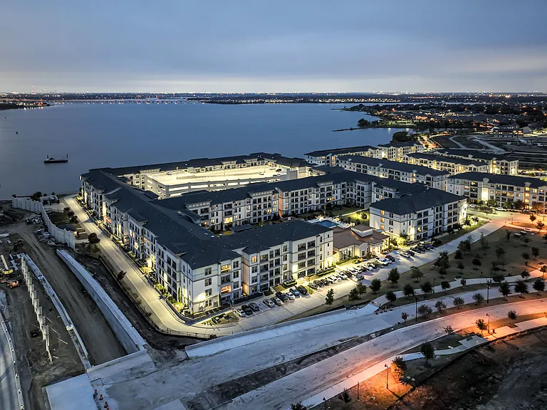 Reveal at Bayside — Photo 30