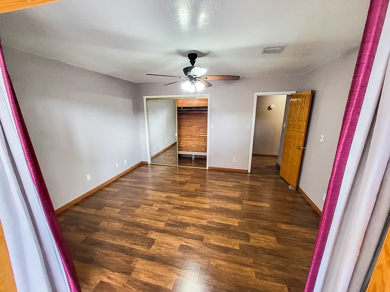 25 W Maverick Ln — Photo 12