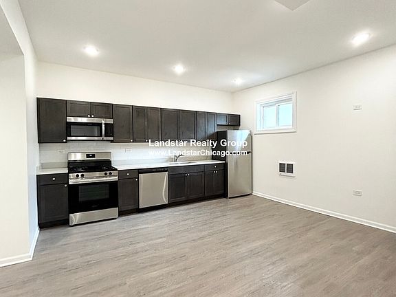 2nd image of 2548 N Sawyer Ave