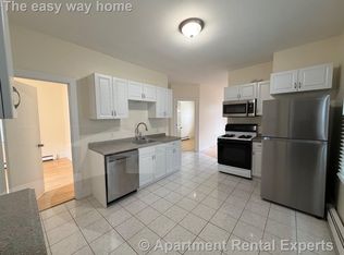 48 Porter St #1R, Cambridge, MA 02141