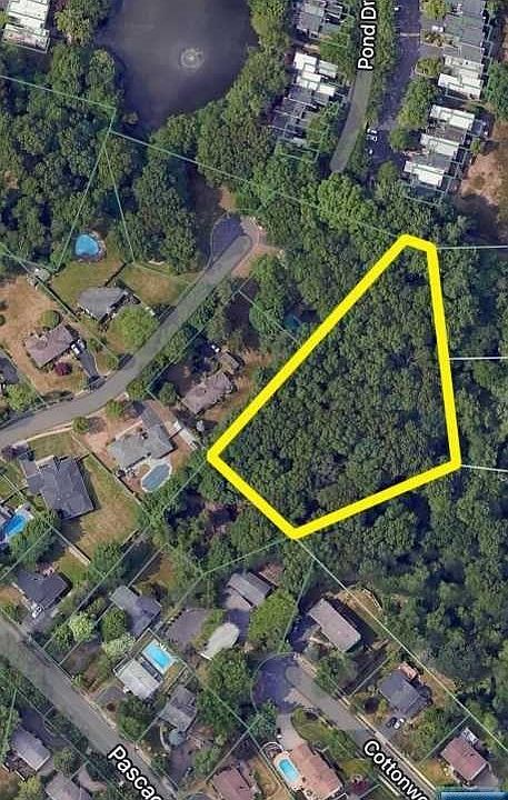 1st image of 828 Pascack Rd