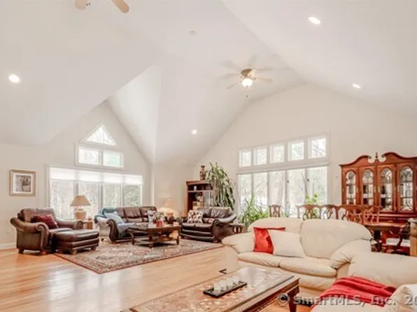 305 Rimmon Road, Woodbridge, CT 06525