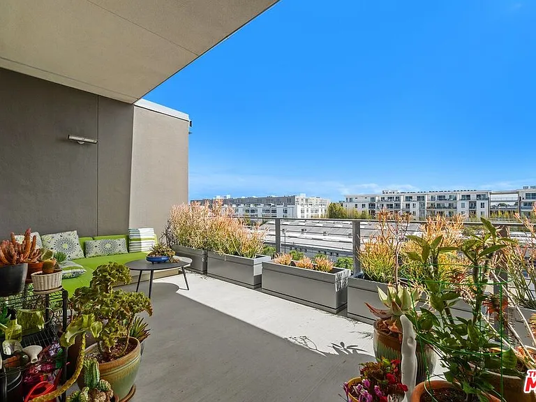 4080 Glencoe Ave #420 — Photo 27
