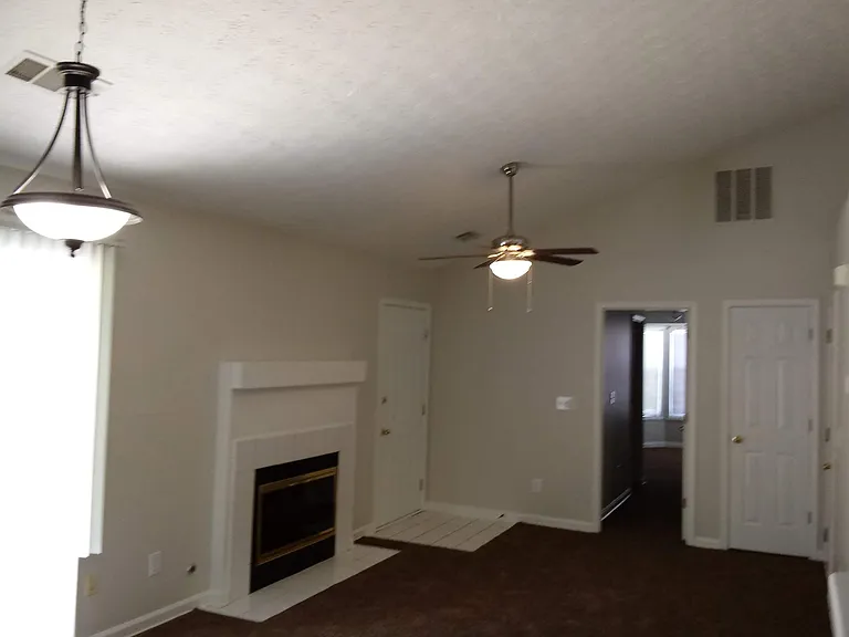 Avensong Village Cir — Photo 2
