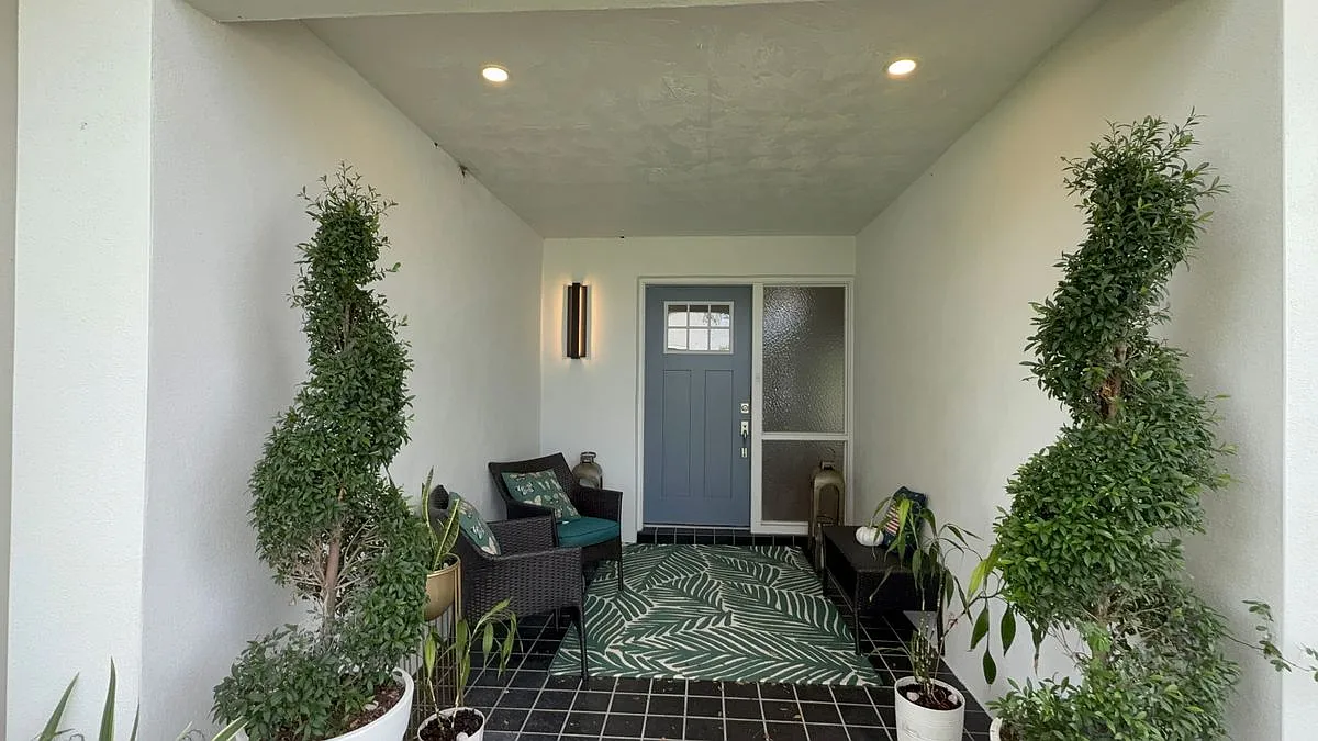 3 bed, 2.0 bath, 1934 sqft, $4,500 — Photo 1