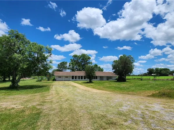 163 State Highway 119 S, Yorktown, TX 78164