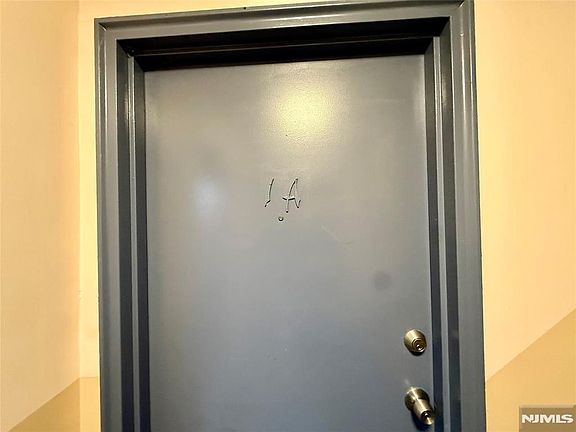 3rd image of 293 Bogert Rd