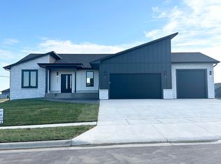 8300 E Spearfish Ct, Sioux Falls, SD 57110