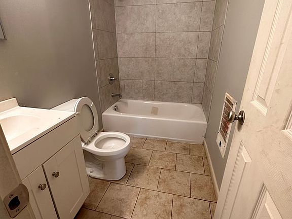 5th image of 1417 N Sunrise Dr APT 2