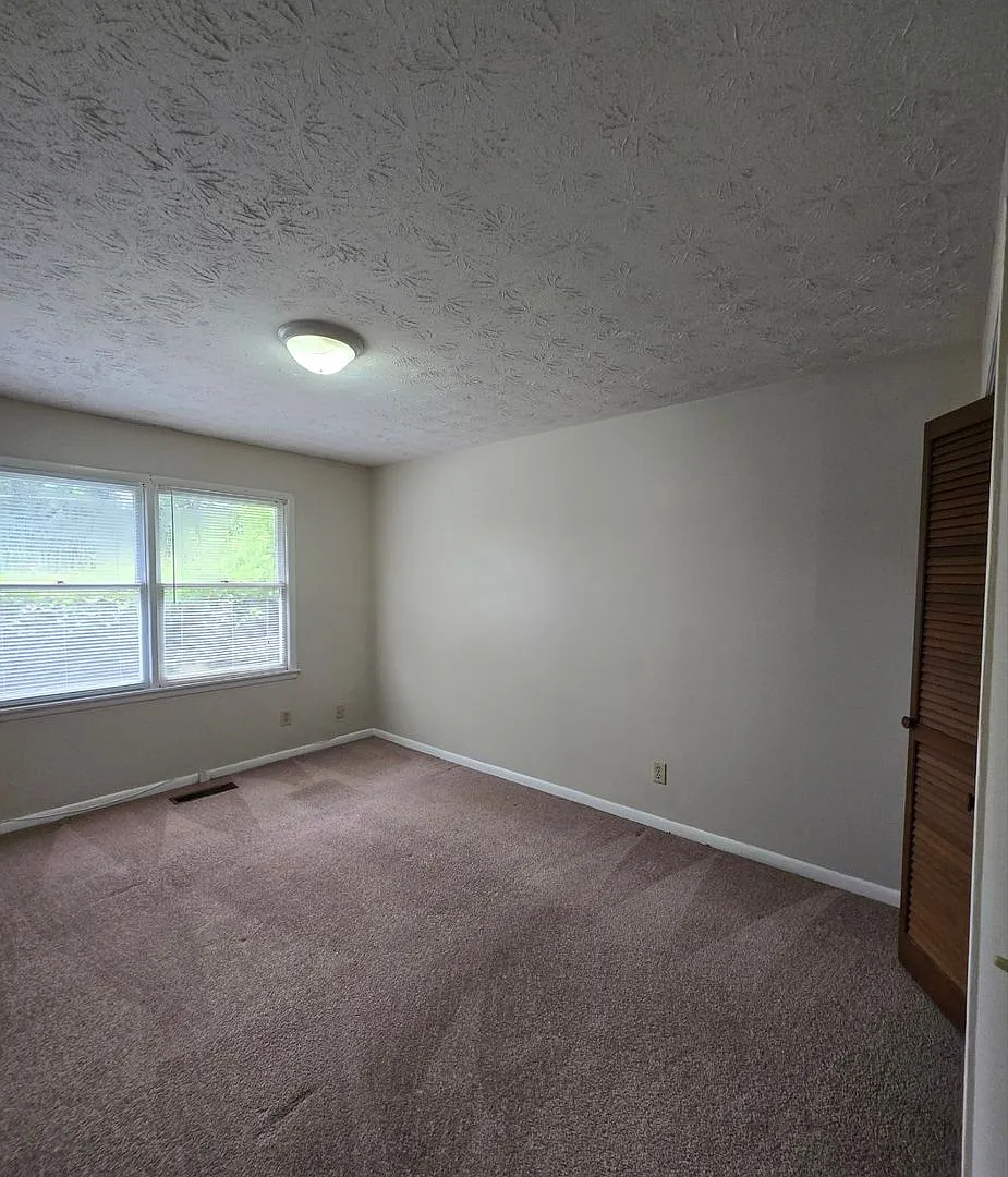 Springhill Apartments — Photo 2