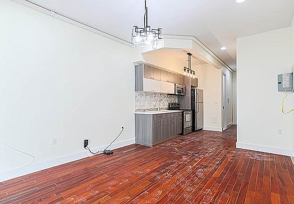 4th image of 1434 De Kalb Ave #1T