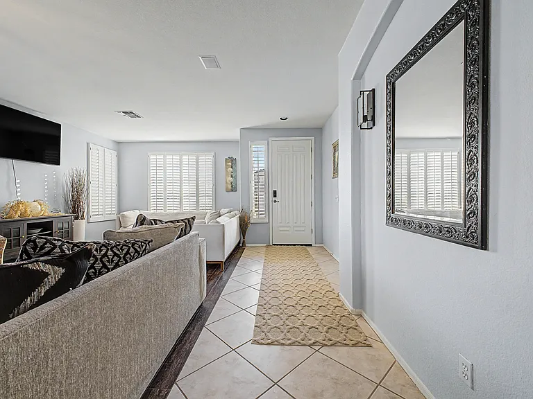 1622 W Nighthawk Way — Photo 16