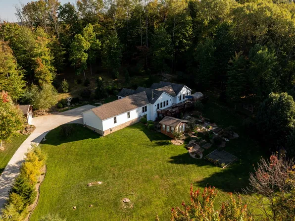 6510 Mottice Dr SE, Waynesburg, OH 44688