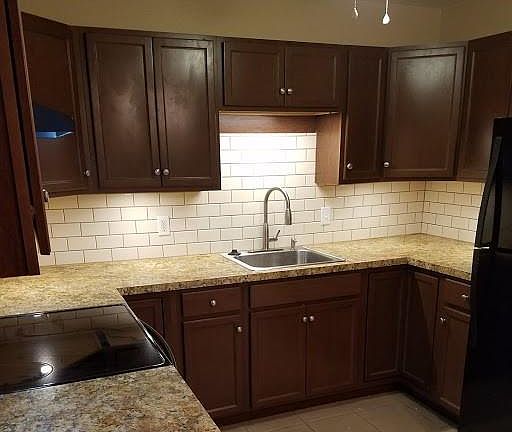 4th image of 110 SE 4th Pl APT B