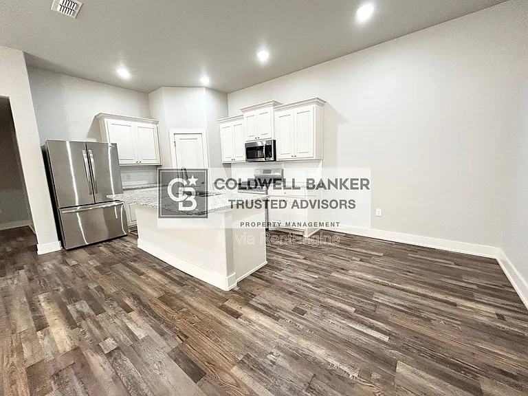 5512 122nd St #B — Photo 3