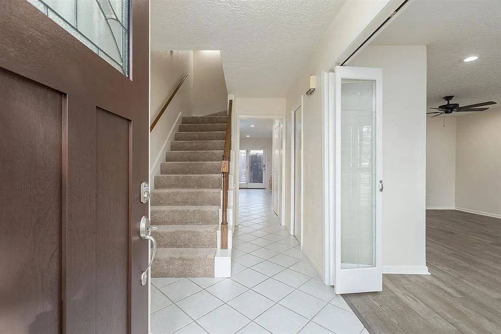 3 bed, 2.5 bath, 1872 sqft, $1,650 — Photo 2