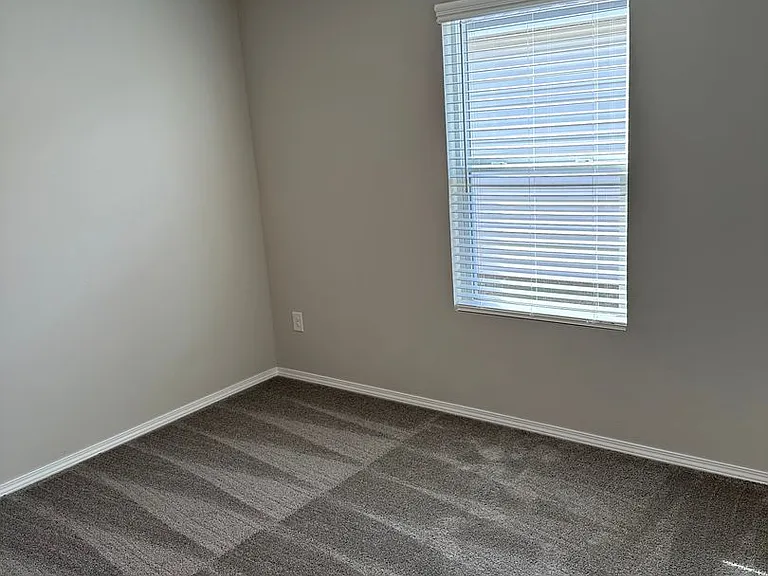 10004 SW 42nd St — Photo 12
