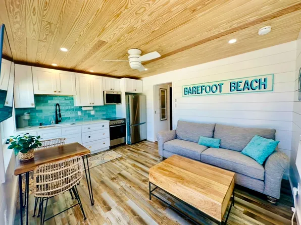 (undisclosed Address), Naples, FL 34103