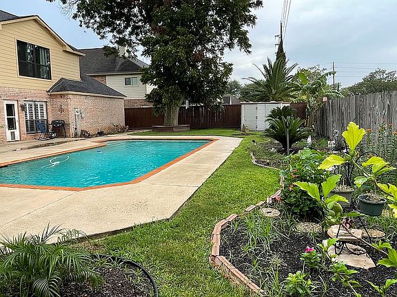 5th image of 1214 Plantation Dr
