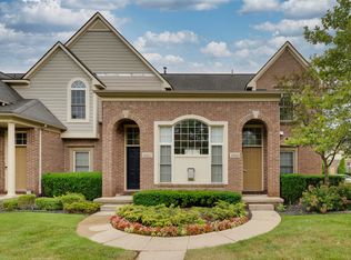 45668 S Stonewood Rd, Canton, MI 48187