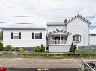 5 Highland Ave, Dunbar, PA 15431