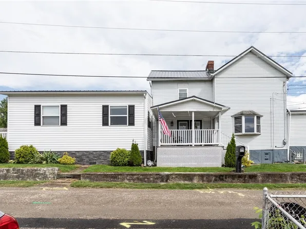 5 Highland Ave, Dunbar, PA 15431
