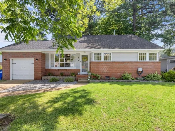 404 Pepper Mill Ln, Norfolk, VA 23502