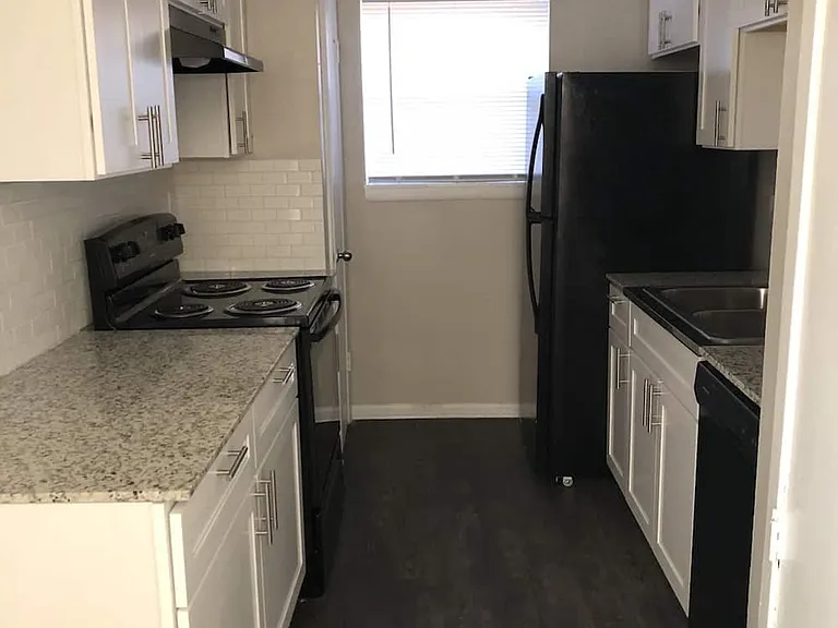 Casa Del Rey Apartments — Photo 8