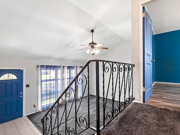 2nd image of 1143 Manfeld Dr