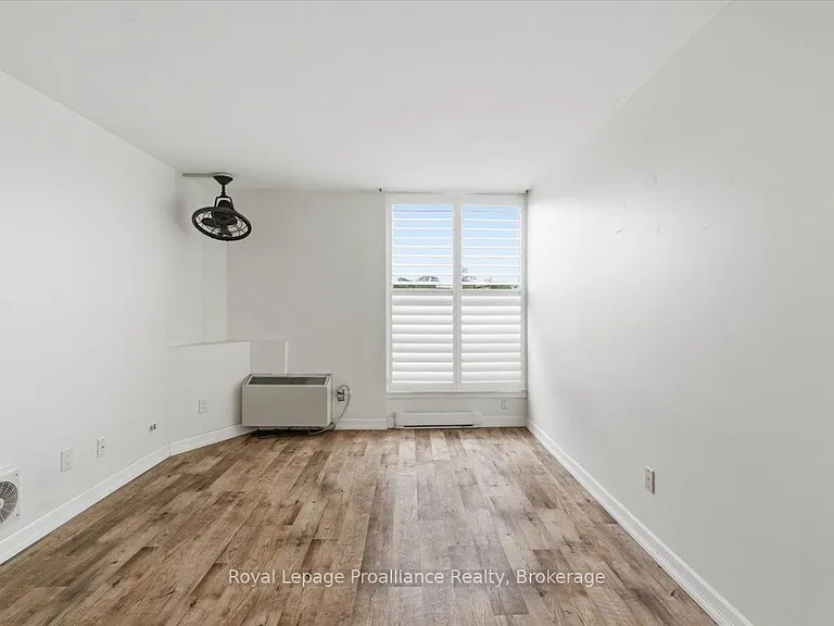 350 Front St #504 — Photo 8