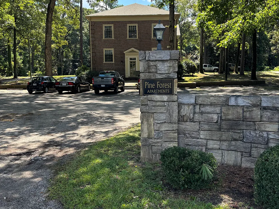 915 Raleigh Road Pkwy W