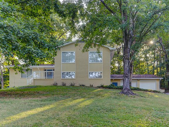 Exterior Front Yard
