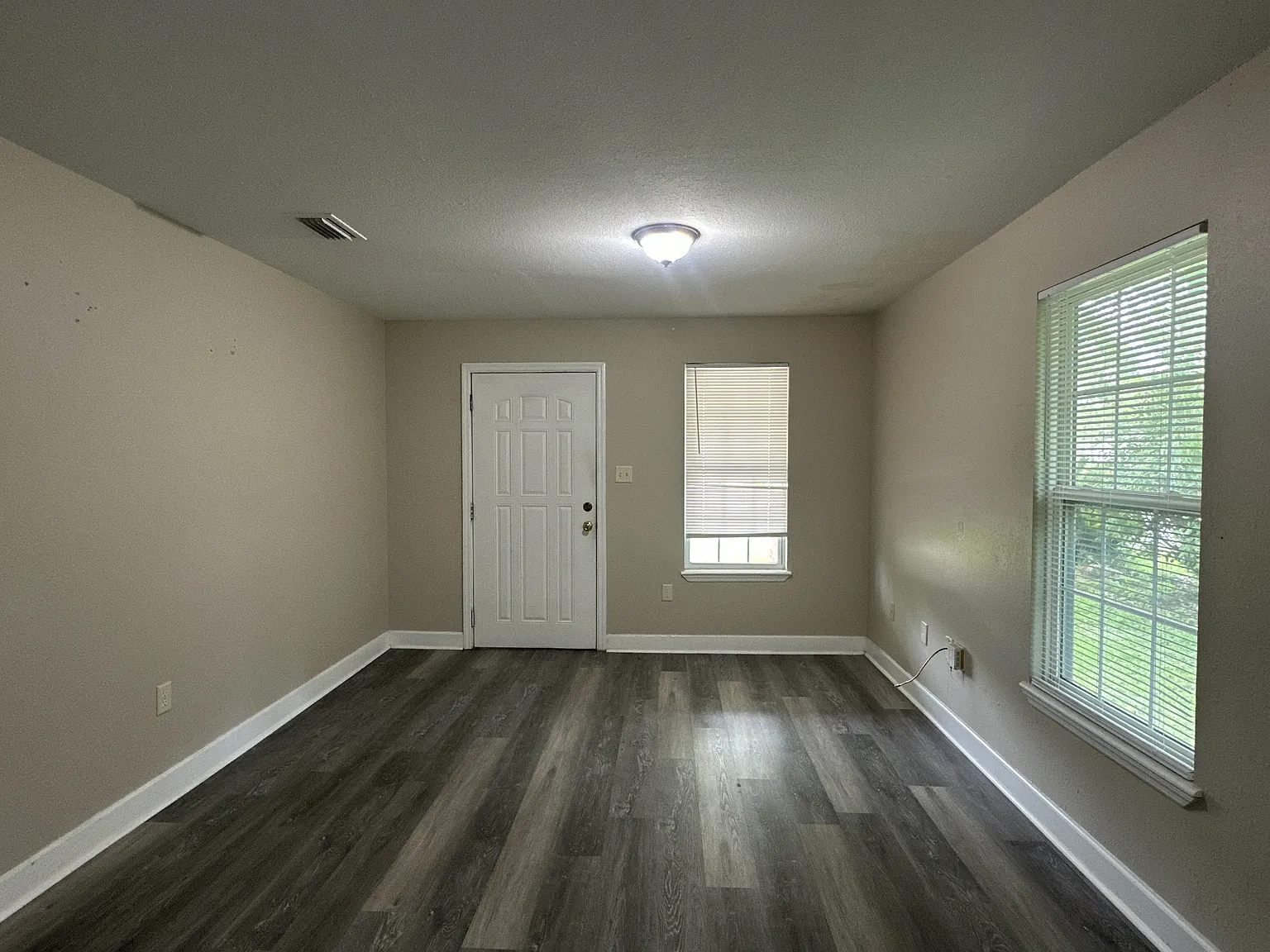905 East Gordon Street - 1 — Photo 3