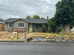 210 W Berdine St, Roseburg, OR 97471