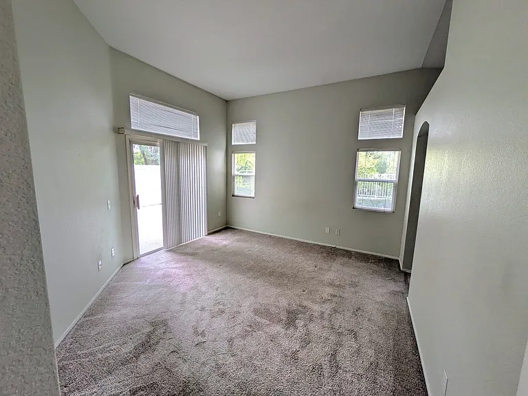43318 Calle Mataro — Photo 8